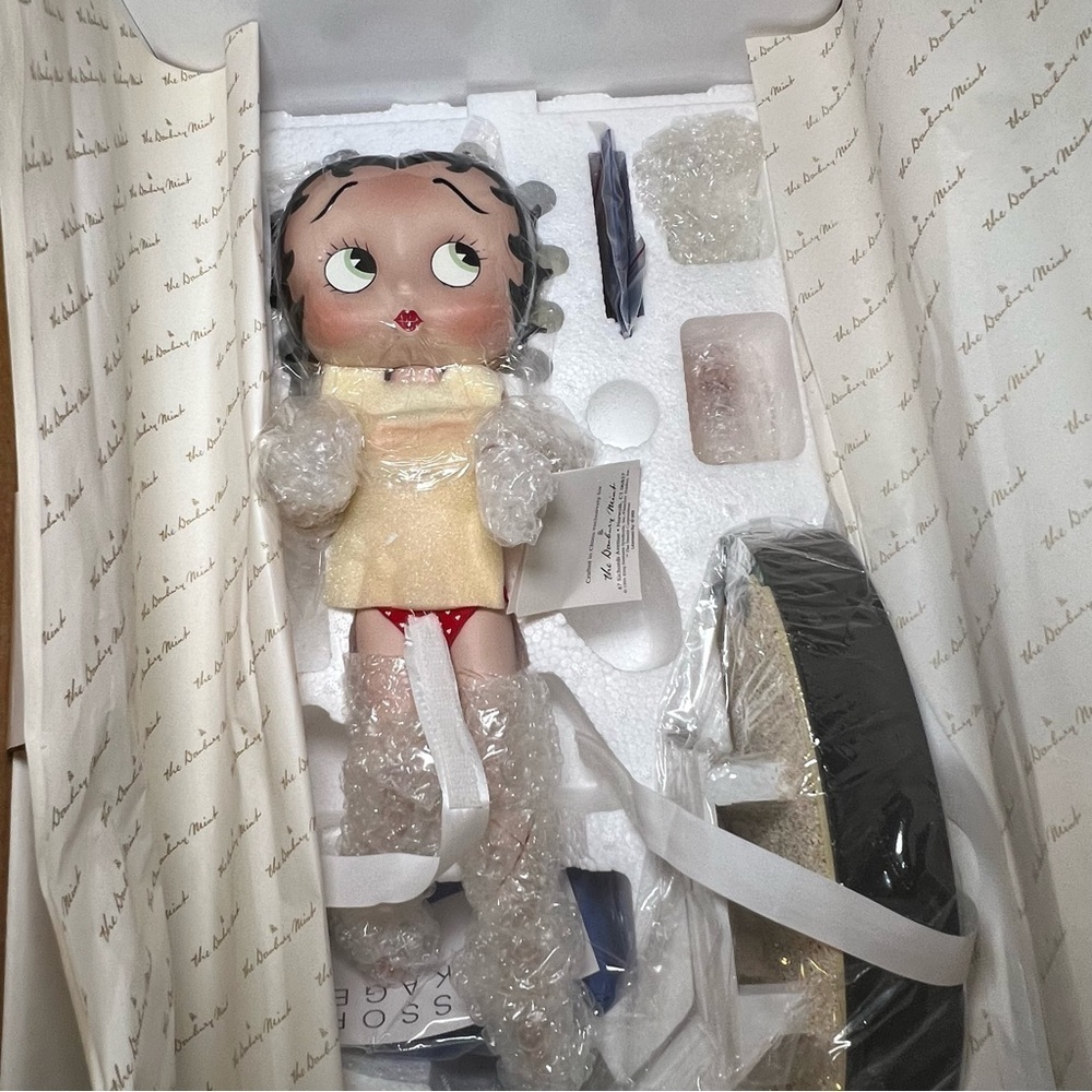 Danbury mint Betty boop bathing Beauty New Old Stock In Box